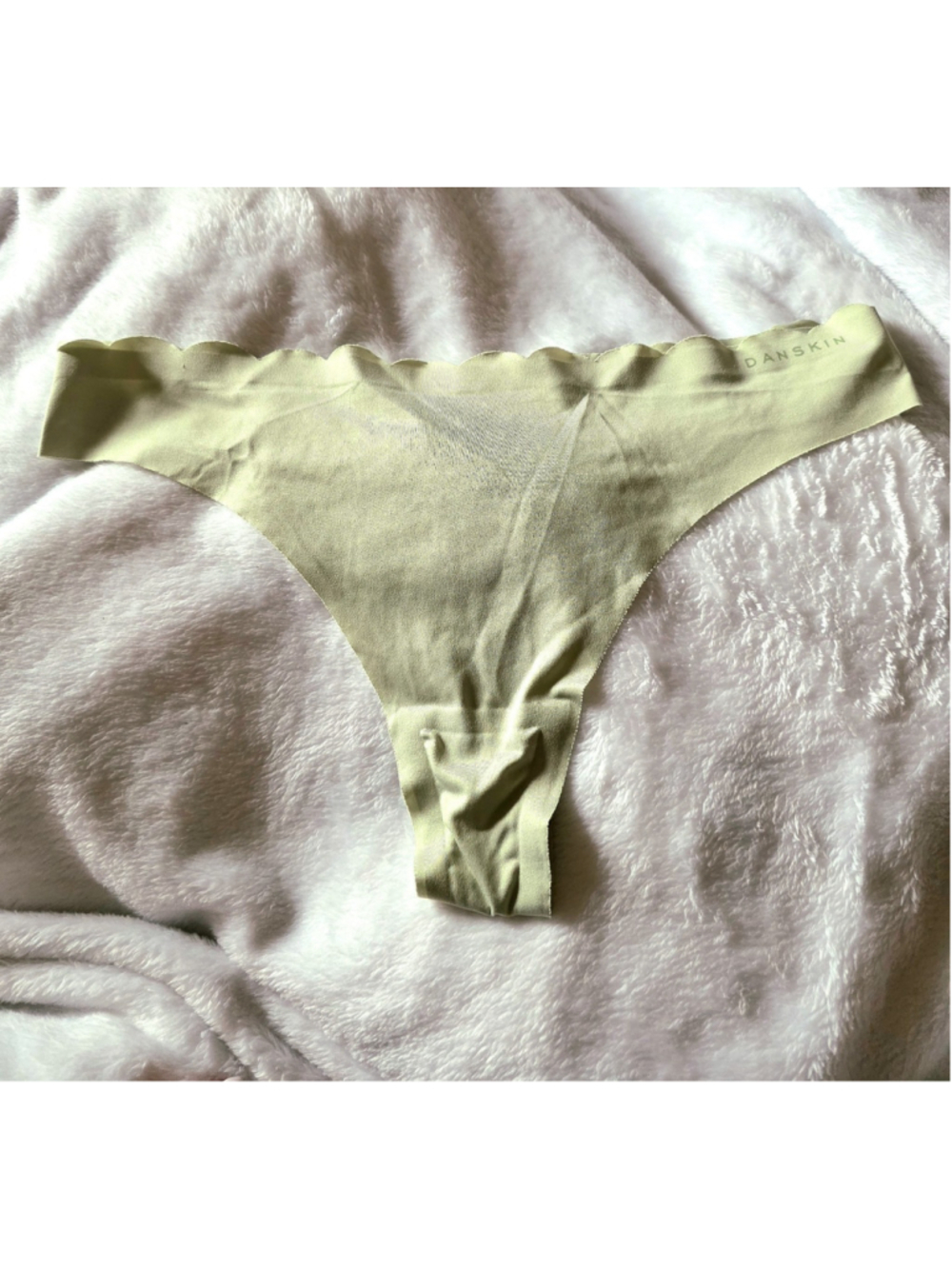 Danskin Women's Thong Panties Light Green Solid Stretch Nylon Spandex Size M